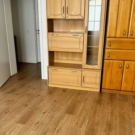 Komfortable Dreizimmerwohnung Mit Sechs Betten وبرتال